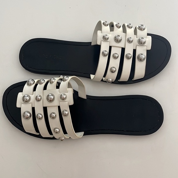 Studded Marc Fisher flats timeless style - Picture 3 of 4